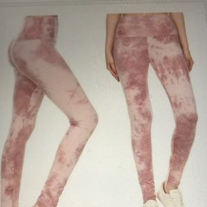 🫐 Last one! Pink tie dye yoga pants/leggings